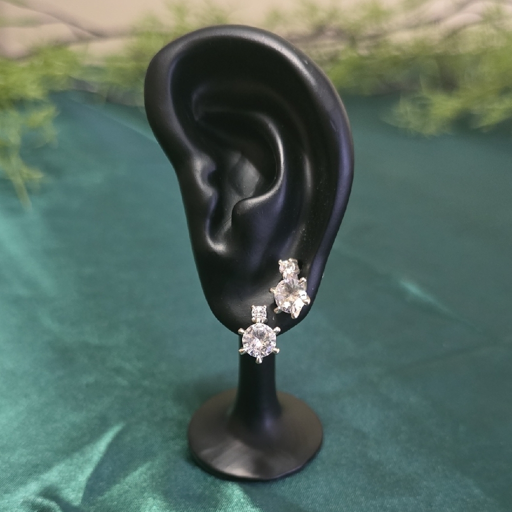 SHEIN Silver Crystal Stud Earrings